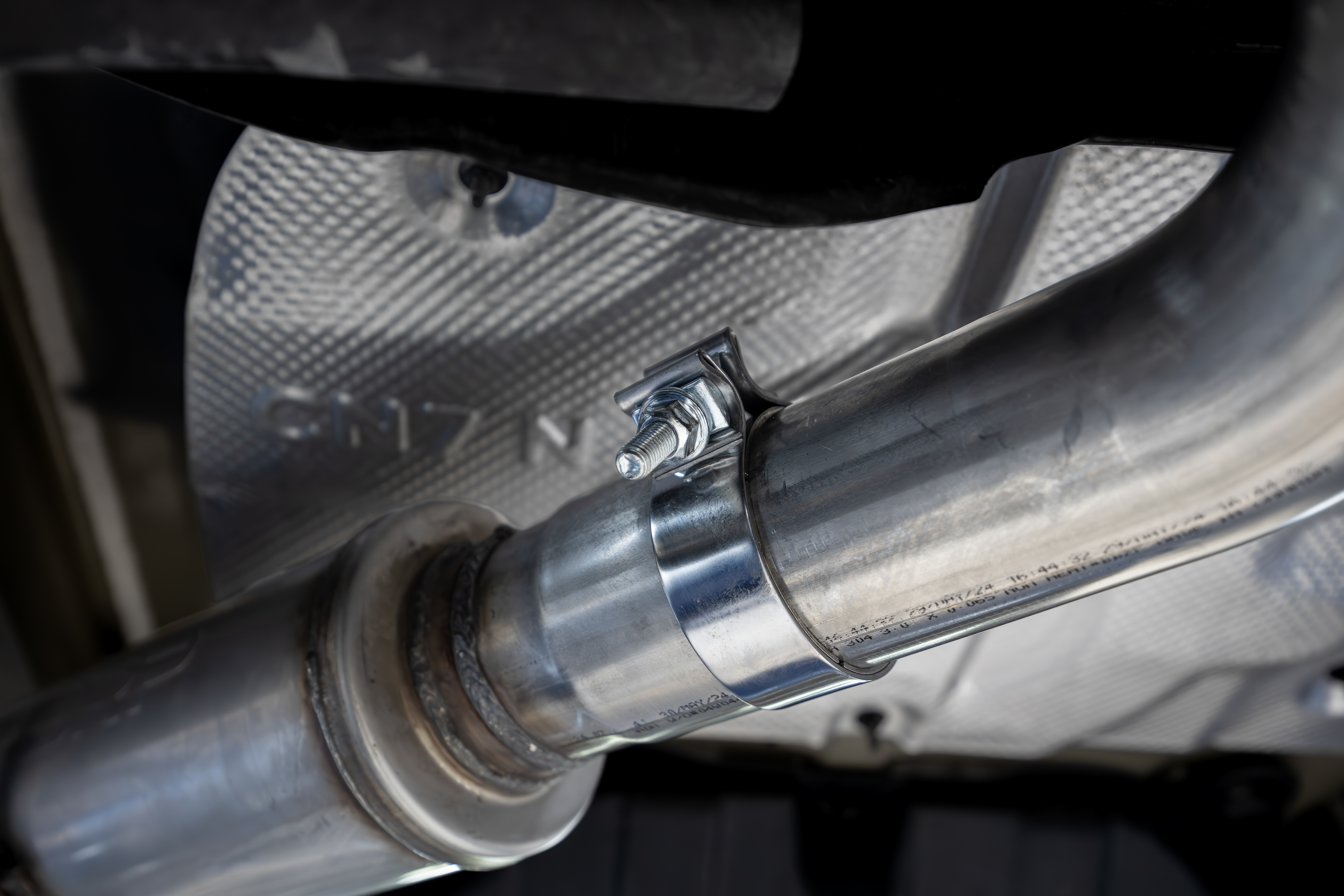MBRP Exhaust 3in Axle-Back, Single Rear Exit With Dual Outlet Carbon Fiber Tip